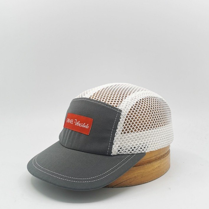 Casquette de sport grise